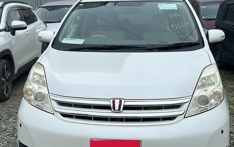 Toyota ISis I, 2010 год, 1 250 000 рублей, 11 фотография