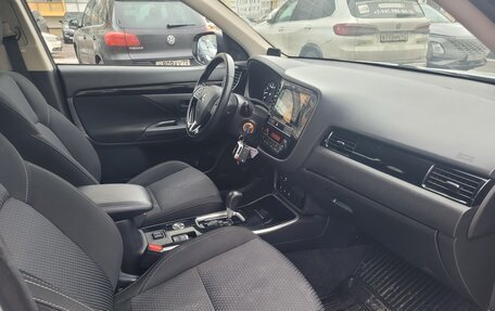 Mitsubishi Outlander III рестайлинг 3, 2019 год, 1 900 000 рублей, 7 фотография