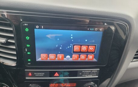 Mitsubishi Outlander III рестайлинг 3, 2019 год, 1 900 000 рублей, 12 фотография