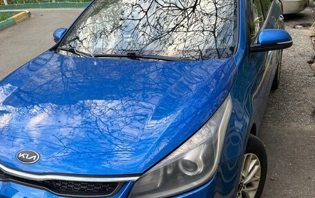 KIA Rio IV, 2017 год, 1 250 000 рублей, 2 фотография