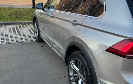Volkswagen Tiguan II, 2018 год, 2 950 000 рублей, 4 фотография
