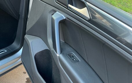 Volkswagen Tiguan II, 2018 год, 2 950 000 рублей, 16 фотография