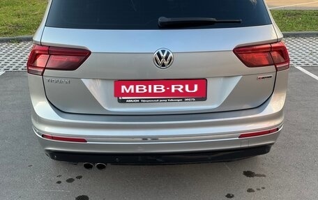 Volkswagen Tiguan II, 2018 год, 2 950 000 рублей, 2 фотография