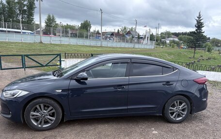 Hyundai Elantra VI рестайлинг, 2016 год, 1 300 000 рублей, 5 фотография