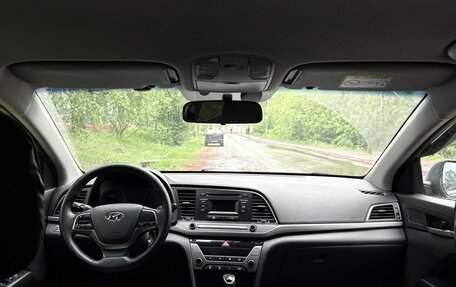 Hyundai Elantra VI рестайлинг, 2016 год, 1 300 000 рублей, 7 фотография