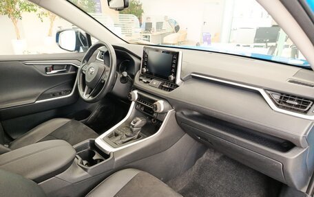 Toyota RAV4, 2021 год, 3 138 000 рублей, 11 фотография