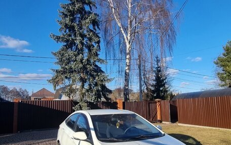 Hyundai Solaris II рестайлинг, 2012 год, 700 000 рублей, 2 фотография