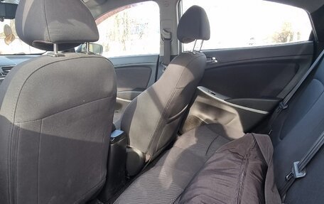Hyundai Solaris II рестайлинг, 2012 год, 700 000 рублей, 8 фотография