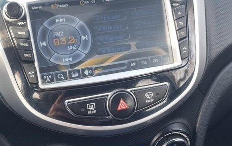Hyundai Solaris II рестайлинг, 2012 год, 700 000 рублей, 9 фотография