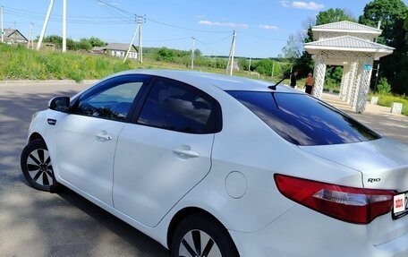 KIA Rio III рестайлинг, 2013 год, 900 000 рублей, 25 фотография