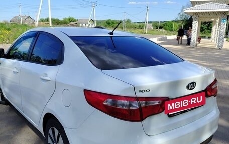 KIA Rio III рестайлинг, 2013 год, 900 000 рублей, 26 фотография