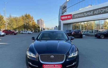 Jaguar XJ IV (X351), 2016 год, 3 490 000 рублей, 6 фотография