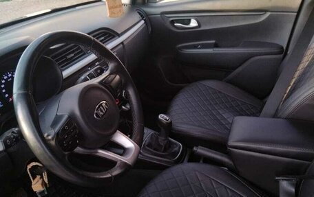 KIA Rio IV, 2018 год, 1 500 000 рублей, 2 фотография