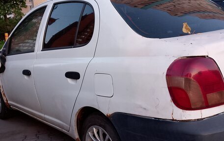 Toyota Platz, 2000 год, 130 000 рублей, 2 фотография