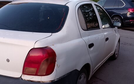 Toyota Platz, 2000 год, 130 000 рублей, 3 фотография