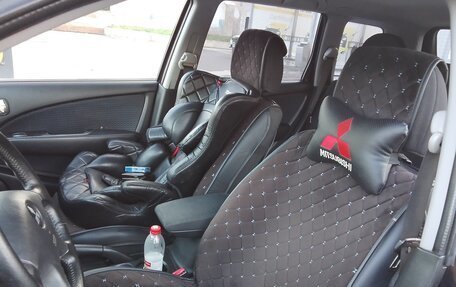 Mitsubishi Outlander III рестайлинг 3, 2006 год, 710 000 рублей, 9 фотография
