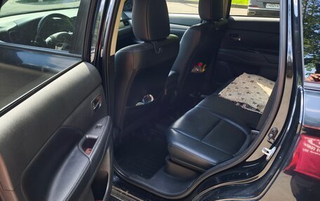 Mitsubishi Outlander III рестайлинг 3, 2012 год, 1 120 000 рублей, 10 фотография