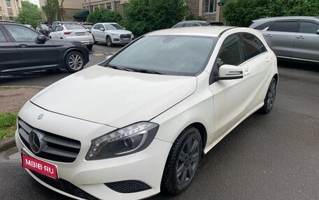 Mercedes-Benz A-Класс, 2015 год, 1 550 000 рублей, 1 фотография