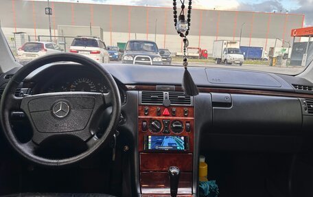 Mercedes-Benz E-Класс, 1999 год, 900 000 рублей, 7 фотография