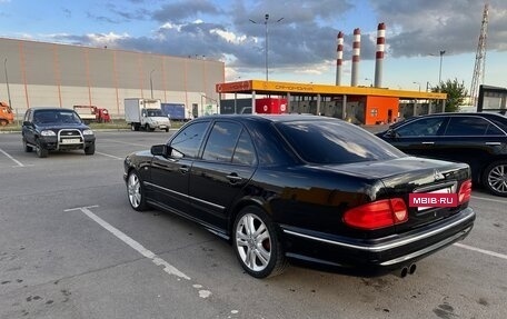 Mercedes-Benz E-Класс, 1999 год, 900 000 рублей, 4 фотография
