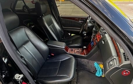 Mercedes-Benz E-Класс, 1999 год, 900 000 рублей, 9 фотография