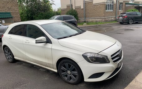 Mercedes-Benz A-Класс, 2015 год, 1 550 000 рублей, 2 фотография