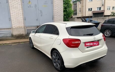 Mercedes-Benz A-Класс, 2015 год, 1 550 000 рублей, 3 фотография