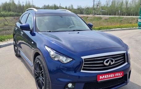 Infiniti QX70, 2015 год, 2 800 000 рублей, 6 фотография