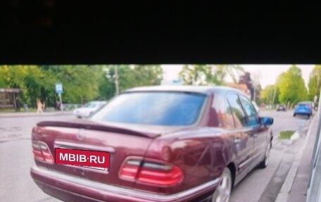 Mercedes-Benz E-Класс, 1996 год, 315 000 рублей, 3 фотография