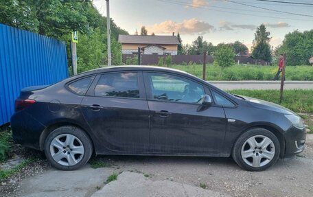 Opel Astra J, 2013 год, 800 000 рублей, 3 фотография