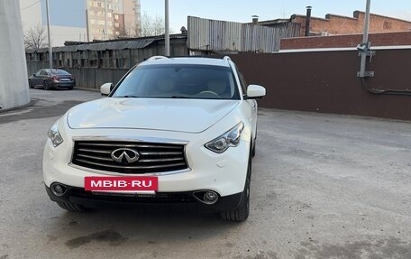 Infiniti FX II, 2012 год, 1 850 000 рублей, 2 фотография