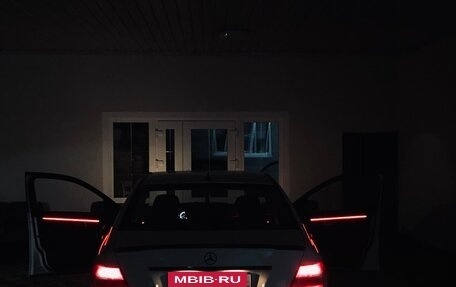 Mercedes-Benz C-Класс, 2010 год, 1 300 000 рублей, 4 фотография
