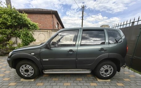 Chevrolet Niva I рестайлинг, 2011 год, 750 000 рублей, 3 фотография