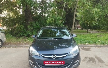Opel Astra J, 2013 год, 870 000 рублей, 2 фотография