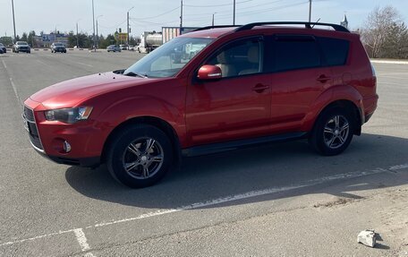 Mitsubishi Outlander III рестайлинг 3, 2011 год, 1 050 000 рублей, 2 фотография