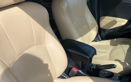 Mitsubishi Outlander III рестайлинг 3, 2011 год, 1 050 000 рублей, 9 фотография