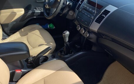 Mitsubishi Outlander III рестайлинг 3, 2011 год, 1 050 000 рублей, 8 фотография