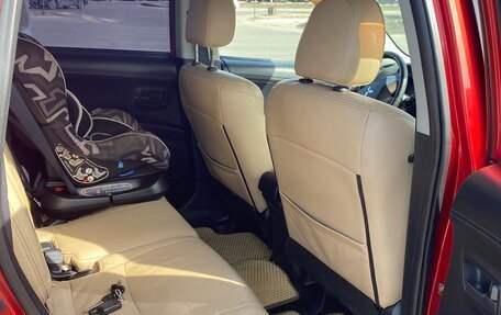 Mitsubishi Outlander III рестайлинг 3, 2011 год, 1 050 000 рублей, 13 фотография