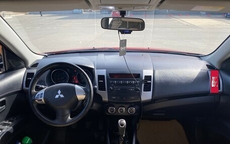 Mitsubishi Outlander III рестайлинг 3, 2011 год, 1 050 000 рублей, 16 фотография