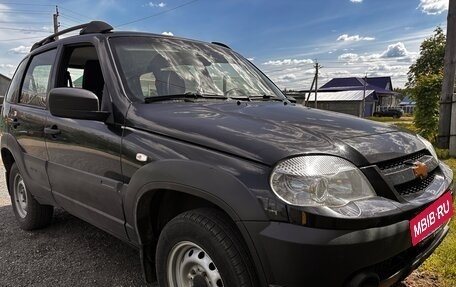 Chevrolet Niva I рестайлинг, 2018 год, 800 000 рублей, 3 фотография