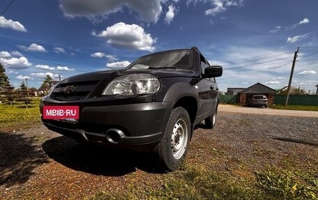 Chevrolet Niva I рестайлинг, 2018 год, 800 000 рублей, 2 фотография