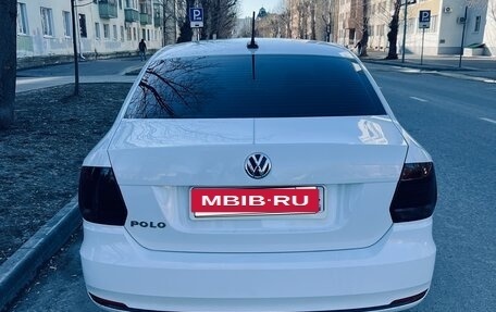 Volkswagen Polo VI (EU Market), 2018 год, 900 000 рублей, 2 фотография