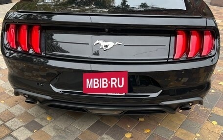 Ford Mustang VI рестайлинг, 2019 год, 3 000 000 рублей, 2 фотография