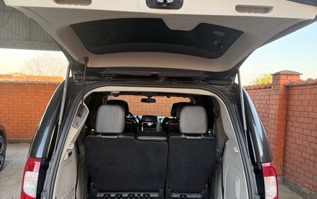 Chrysler Voyager IV, 2014 год, 1 800 000 рублей, 5 фотография