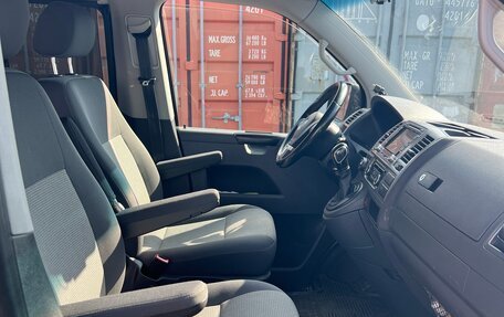 Volkswagen Caravelle T5, 2013 год, 2 590 000 рублей, 20 фотография