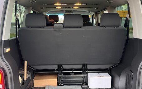 Volkswagen Caravelle T5, 2013 год, 2 590 000 рублей, 13 фотография