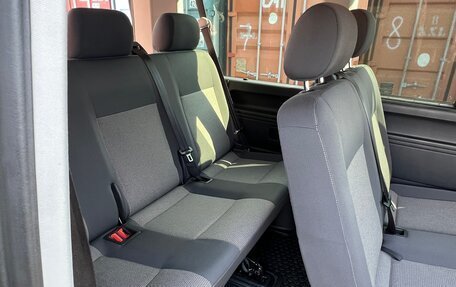 Volkswagen Caravelle T5, 2013 год, 2 590 000 рублей, 25 фотография