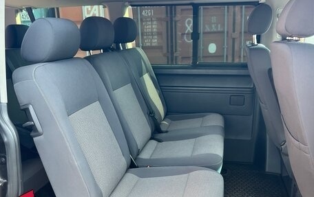 Volkswagen Caravelle T5, 2013 год, 2 590 000 рублей, 24 фотография