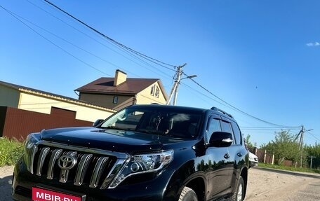 Toyota Land Cruiser Prado 150 рестайлинг 2, 2016 год, 4 500 000 рублей, 2 фотография