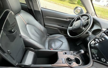 Toyota Camry, 2018 год, 2 320 000 рублей, 6 фотография
